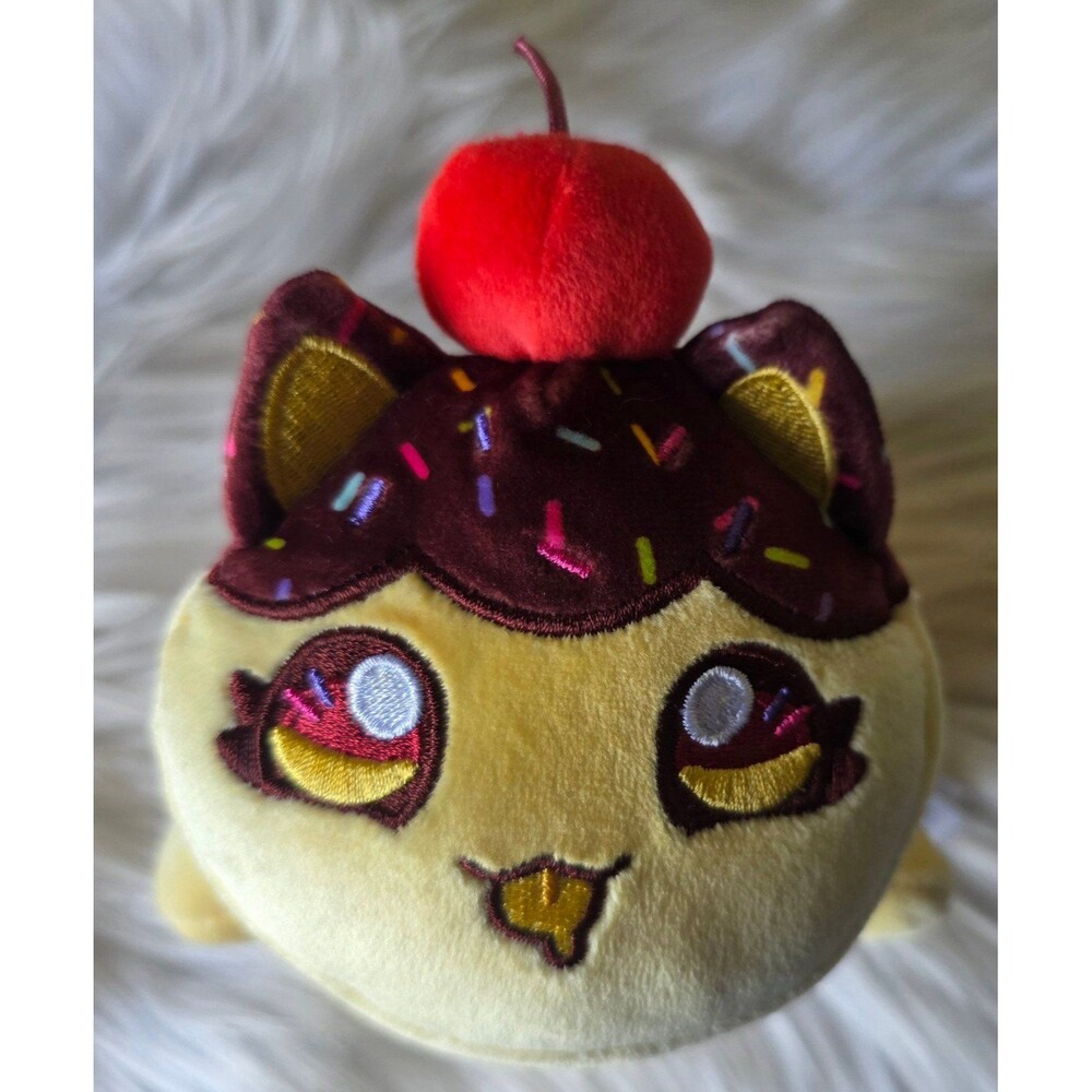 Aphmau Meemeows Carnival Treats Boxed 6" banana split cat